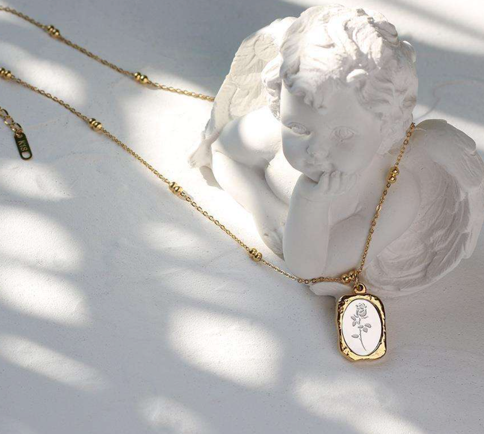 Rose Necklace (measurmetns) ND